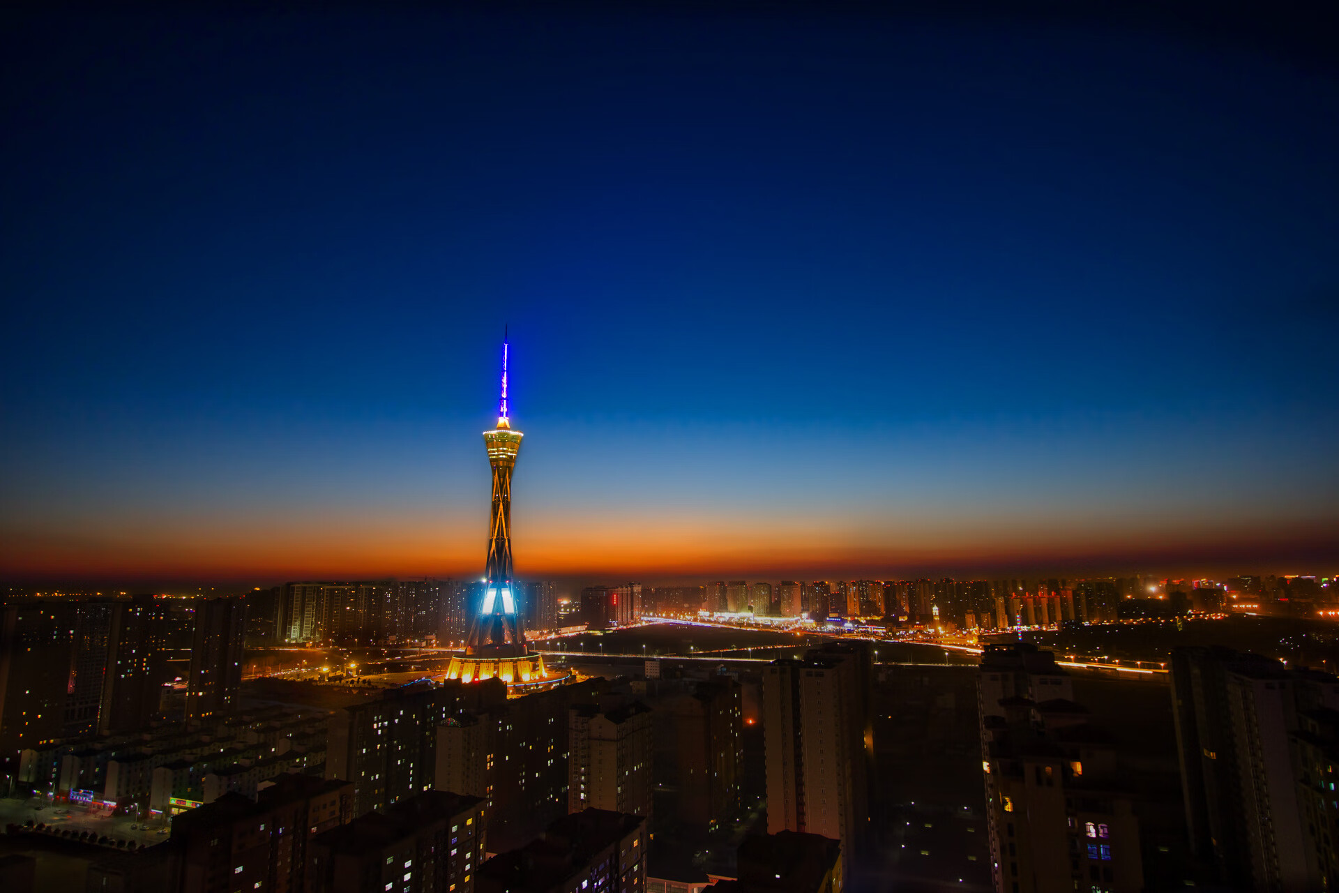 开云官方-辽宁男篮球员斗志昂扬，拿下关键胜利，辽宁男篮 球员